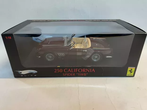 Hot Wheels Ferrari 250 Swb California Spider 1959 1:18 P9897