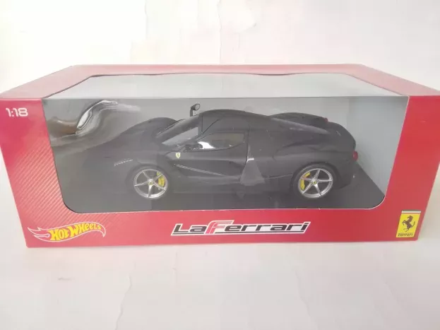 Hot Wheels Ferrari Laferrari 2013 1:18 BLY53