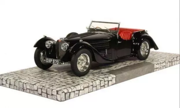 Minichamps Bugatti 57c Corsica Roadster 1938 1:18 107110430