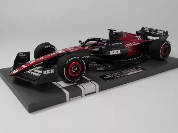 Minichamps Alfa Romeo F1 C43 Team Stake N 77 Season 2023 Valtteri Bottas 1:18 117230177
