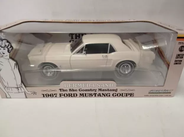 Greenlight Ford Mustang Coupe 1967 The She Country Mustang 1:18 13642