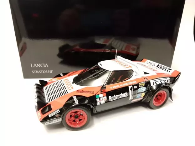 Kyosho Lancia Stratos Hf Olio Fiat Vs Corse night Version N 1 Rally Hunsruck 1978 W.rohrl C.geistdorfer 1:18 08130D