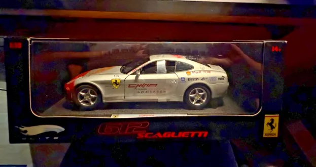 Hot Wheels Ferrari 612 Scaglietti Tour China 15.000 Red Miles 2005 Limited 1:18 L7129