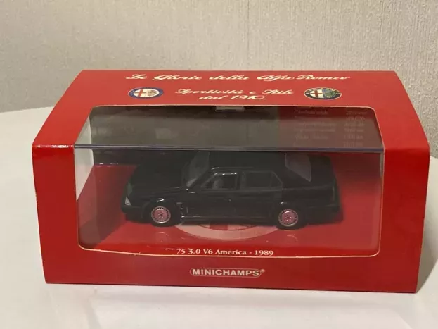 Minichamps Alfa Romeo 75 3.0 V6 America 1989 1:43 403120463