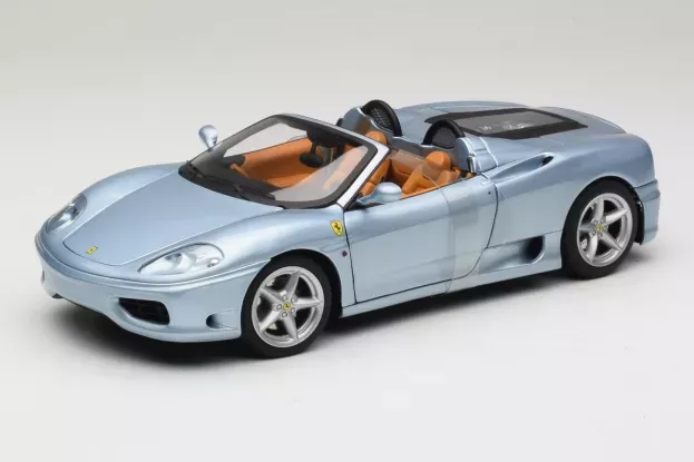 Hot Wheels Ferrari 360 Modena Spider The Italian Job 1:18 P9905