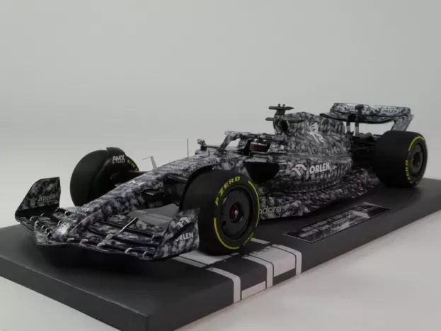 Minichamps Alfa Romeo F1 C42 Team Orlen Racing N 24 Test Barcelona 2022 Guanyu Zhou 1:18 117229924