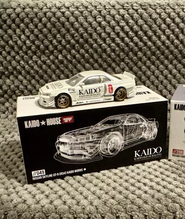 Mini-GT Nissan Skyline Gt-r N 0 Kaido Works V1 Coupe 2007 1:64 KHMG049
