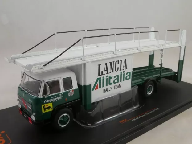 IXO Models Fiat 673 Truck Car Transporter Team Lancia Alitalia Rally 1976 1:43 TRU038