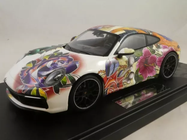 Minichamps Porsche 911 Carrera 4s Coupe Flower Design 2019 1:18 155067329