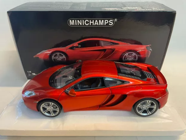Minichamps Mclaren Mp4 12c Coupe Roadcar 2011 1:18 110133020