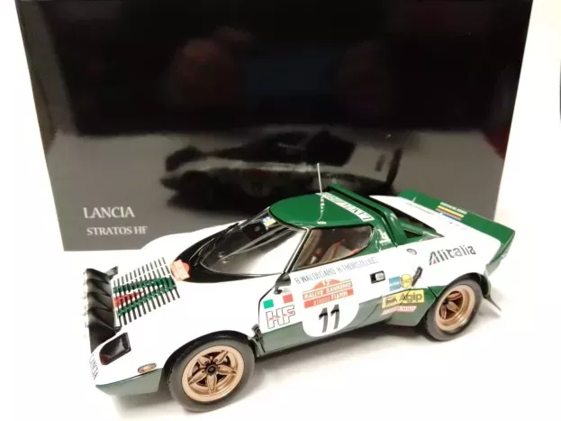 Kyosho Lancia Stratos Hf Alitalia night Version N 11 Winner Rally Sanremo 1975 Bjorn Waldegaard Hans Thorszelius 1:18 08130B