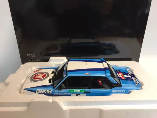 Kyosho Fiat 131 Abarth Team Fiat Works N 5 Winner Rally Portugal 1980 W.rohrl C.geistdorfer 1:18 08376A