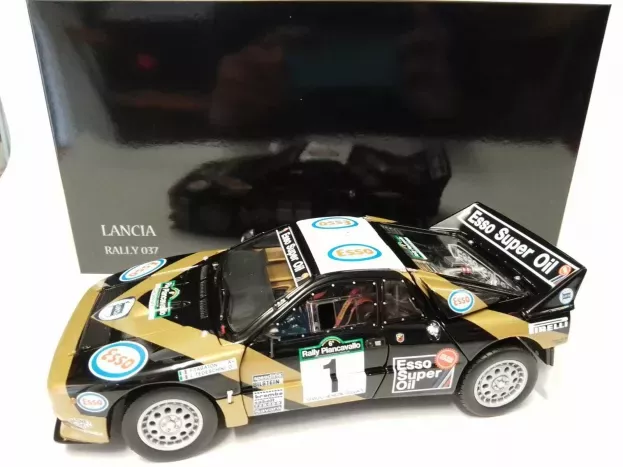 Kyosho Lancia 037 Esso N 1 Winner Rally Piancavallo 1985 F.tabaton L.tedeschini 1:18 08306E