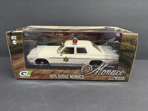 Greenlight Dodge Monaco Hazzard County Sheriff Police Rosco Patrol Car 1977 1:24 84094
