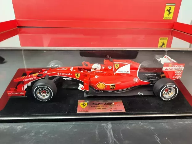 Looksmart Ferrari F1 Sf15-t N 5 Belgium Gp 2015 Sebastian Vettel 1:18 LS18F103