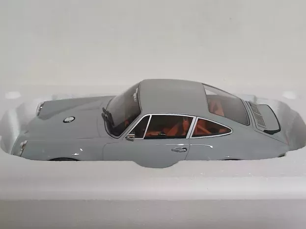 GT Spirit Porsche 911 By Singer base 964 Coupe 1991 1:18 GT088