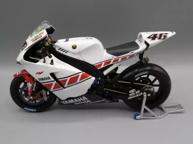 Minichamps Yamaha Yzr-m1 Team Gauloises N 46 Motogp Valencia 2005 Valentino Rossi 1:12 122053086