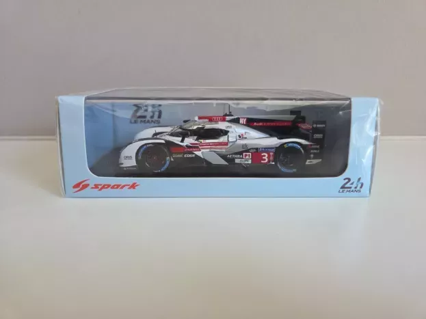 Spark Audi R18 E-tron Quattro Diesel 4.0l Turbo V6 Team Audi Sport Joest N 3 24h Le Mans 2014 F.albuquerque M.bonanomi O.jarvis 1:43 S4205