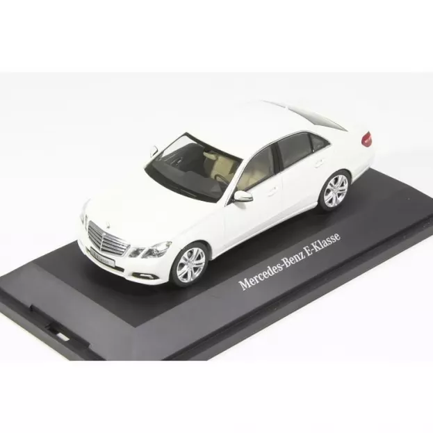 Schuco Mercedes E-class 2009 1:43 B66960206