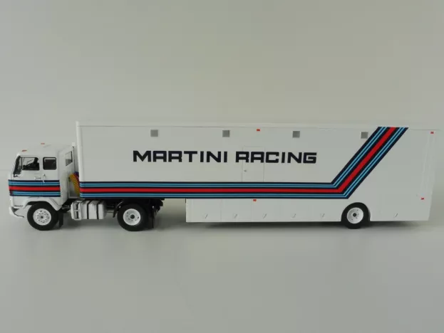 IXO Models Volvo F88 Truck Team Martini Racing Alfa Romeo Car Transporter 1971 1:43 TTR018