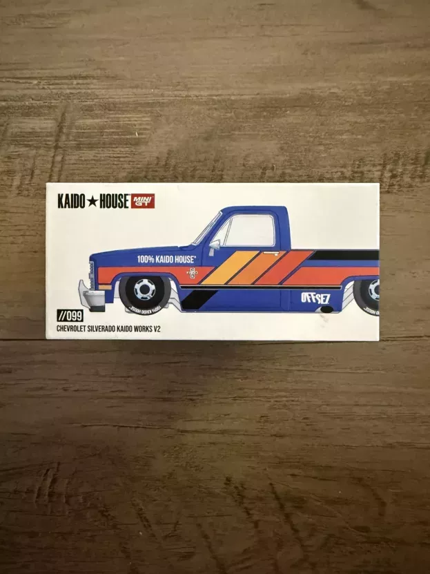 Mini-GT Chevrolet Silverado Pick-up Kaido House Works V2 1980 1:64 KHMG099
