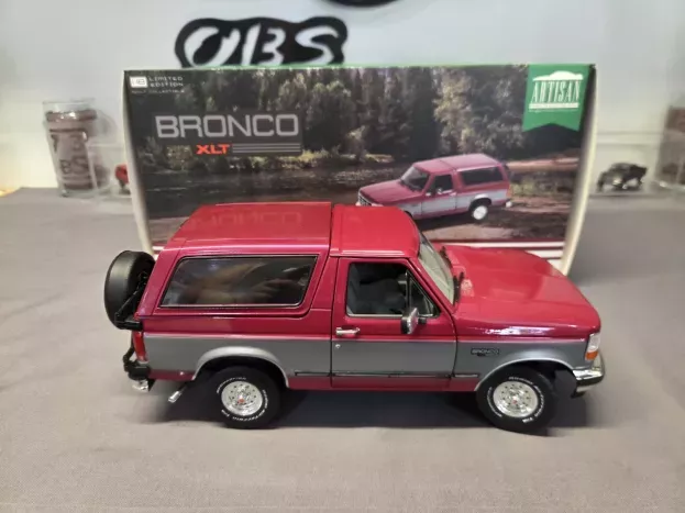 Greenlight Ford Bronco Xlt Hard-top Closed 1996 1:18 19095