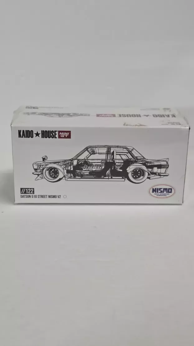Mini-GT Datsun 510 Street Nismo V2 1969 1:64 KHMG122