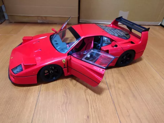 Kyosho Ferrari F40 Lightweight Version 1:12 08602RLM