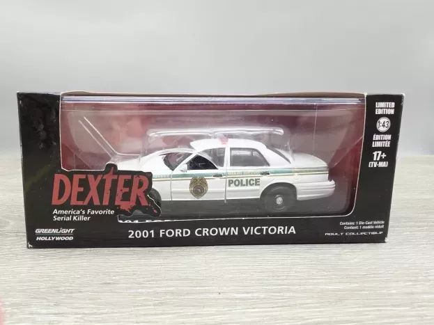 Greenlight Ford Crown Victoria Interceptor Miami Police 2001 Dexter 1:43 86613