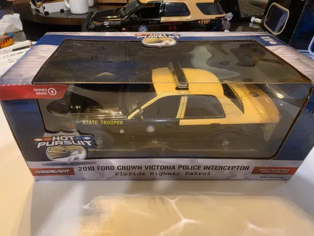Greenlight Ford Crown Victoria Police Interceptor Florida 2010 1:24 85583