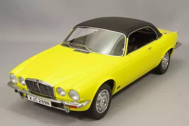 BoS Models Jaguar Xj 4.2c 1974 1:18 BOS299