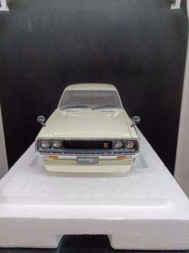 AUTOart Nissan Skyline 2000 Gt-r kpgc110 Coupe 1973 1:18 77467