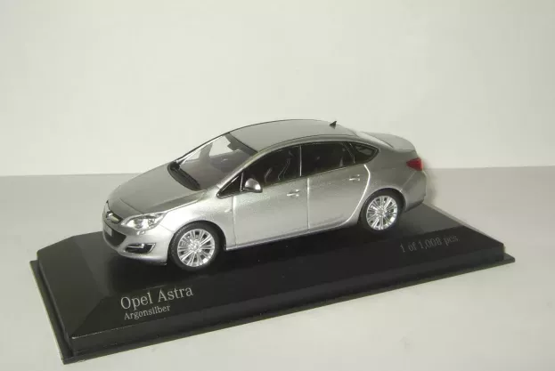 Minichamps Opel Astra 4-door 2012 1:43 410042000