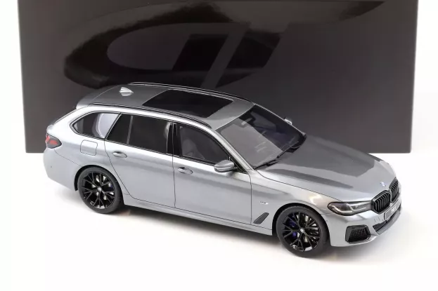 GT Spirit Bmw 5-series 530e Xdrive M-sport g31 Touring Sw Station Wagon restyling 2023 1:18 GT485