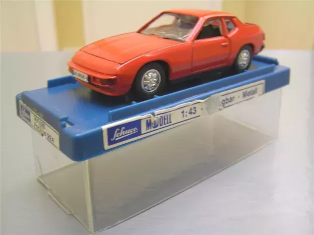 Schuco Porsche 924 Coupe 1976 1:43 628