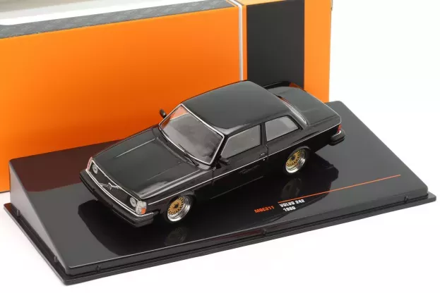 IXO Models Volvo 242 1980 1:43 MOC311