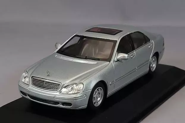 Minichamps Mercedes S-class S600 w220 1998 1:43 940036201