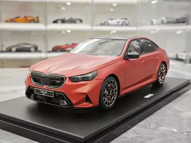 GT Spirit Bmw 5-series M5 g90 2025 1:18 GT966