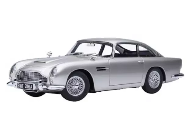 AUTOart Aston Martin Db5 1964 007 James Bond Goldfinger Missione Goldfinger With Weapons 1:18 70296