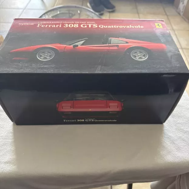 Kyosho Ferrari 308 Gts Quattrovalvole 1:18 08184R