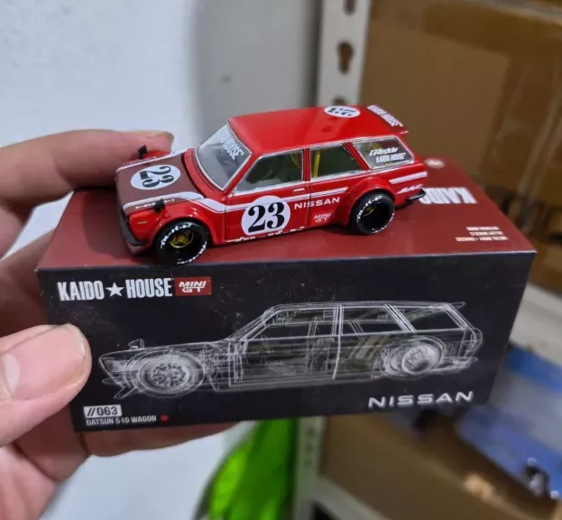 Mini-GT Datsun 510 Kaido House N 23 V2 Sw Station Wagon 1972 1:64 KHMG063