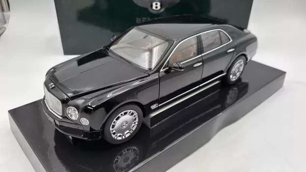 Minichamps Bentley Mulsanne 2010 1:18 100139900