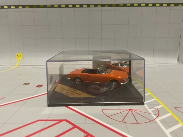 Vitesse Fiat 124 Spider Sport Closed 1:43 L148A