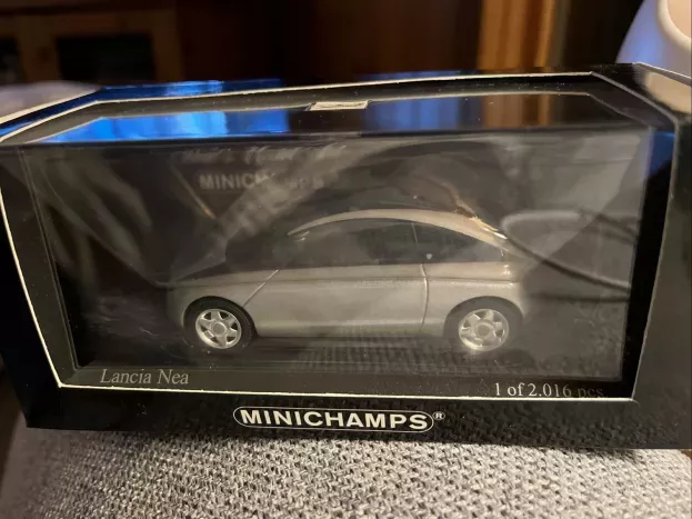 Minichamps Lancia Nea 2001 1:43 NEA