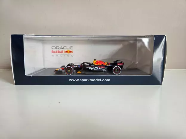 Spark Red Bull F1 Rb18 Team Oracle Red Bull Racing N 1 Winner Abu Dhabi World Champion 2022 Max Verstappen 1:43 S8553