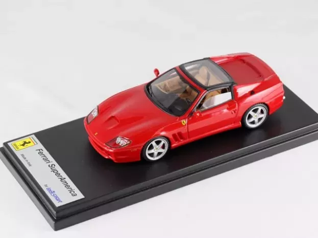Looksmart Ferrari F575 Superamerica 2004 1:43 LS126A