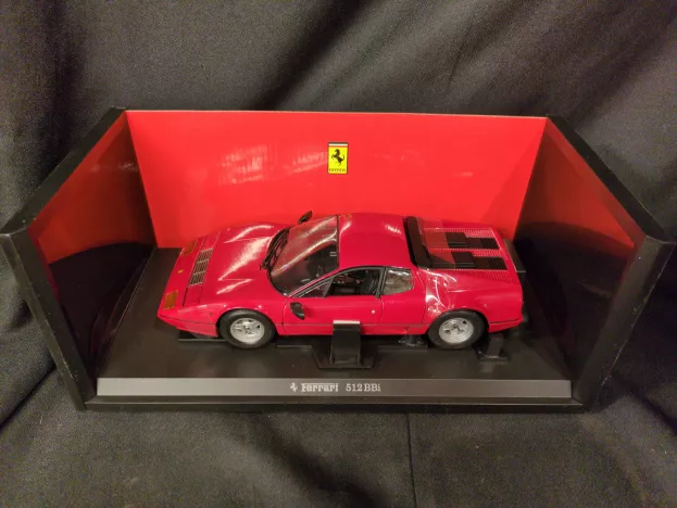 Kyosho Ferrari 512bbi 1973 1:18 08172R