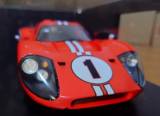 Spark Ford Gt40 Mkiv 7.0l V8 Team Shelby American Inc. N 1 Winner 24h Le Mans 1967 A.j.foyt D.gurney Con Vetrina With Showcase Special Box 1:18 18LM67