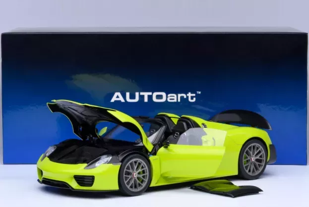 Autoart Porsche 918 Spyder Weissach Package 2013 1:18 77921