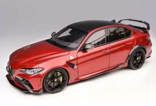 Motorhelix Alfa Romeo Giulia Gtam With Engine And Accessories 2021 1:18 M89007
